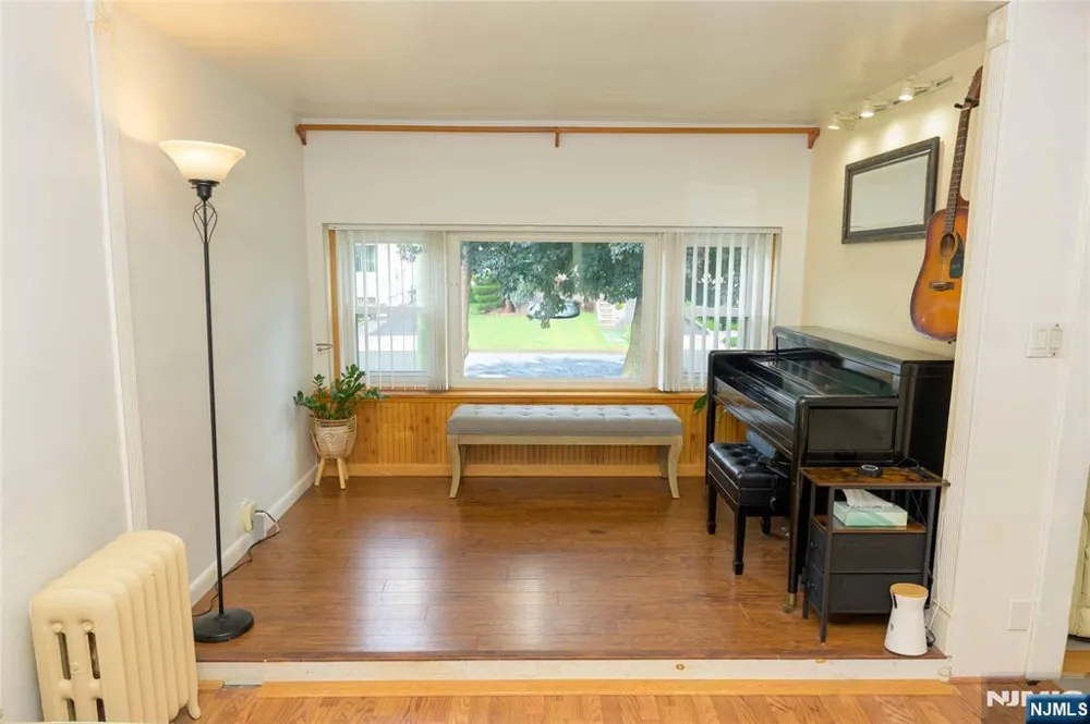 126 Post Avenue Lyndhurst, NJ 07071