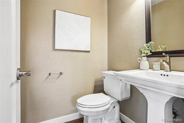 4915 S Flanders Court Aurora, CO 80015