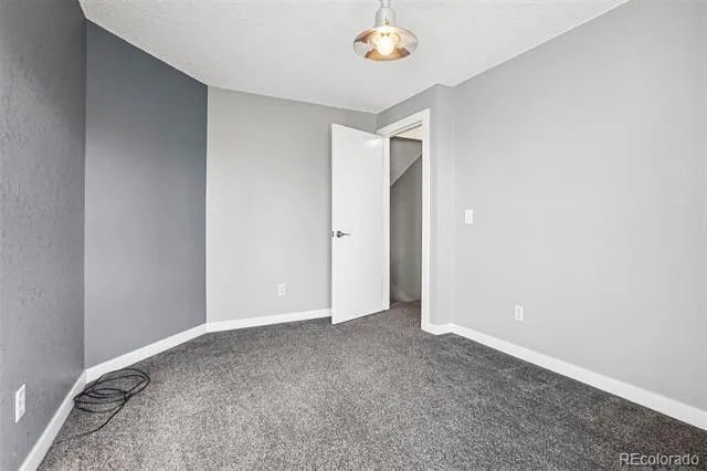 4915 S Flanders Court Aurora, CO 80015