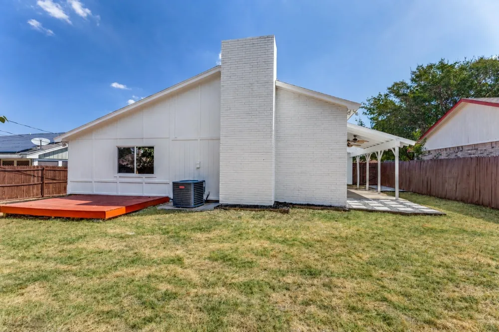 7024 Woodacre Road Fort Worth, TX 76133