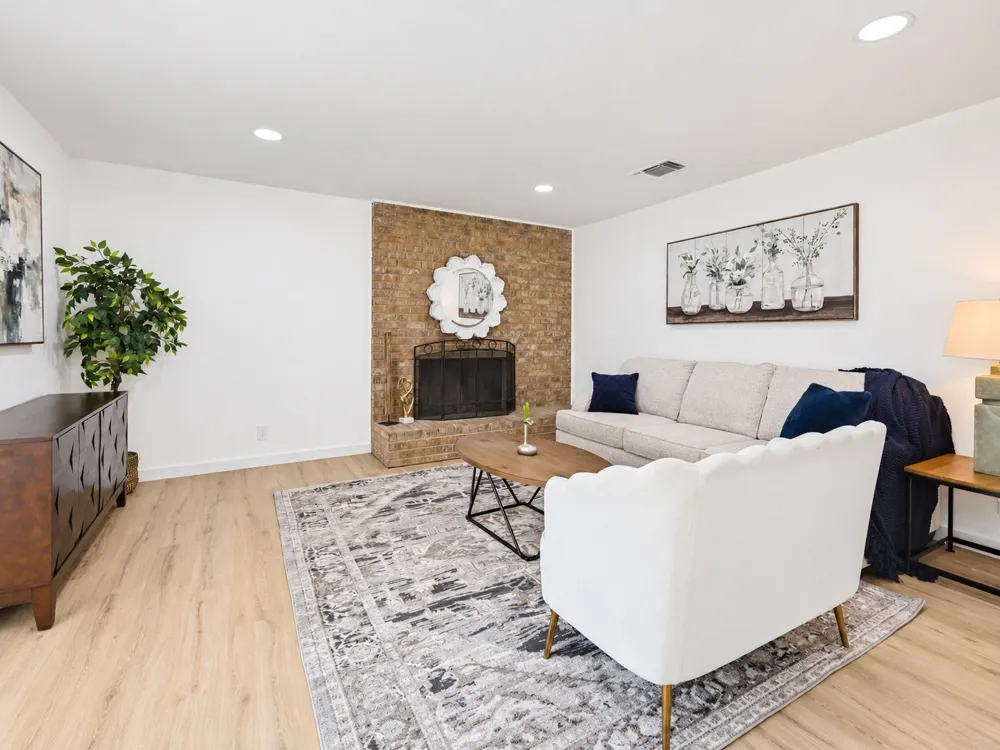 7024 Woodacre Road Fort Worth, TX 76133