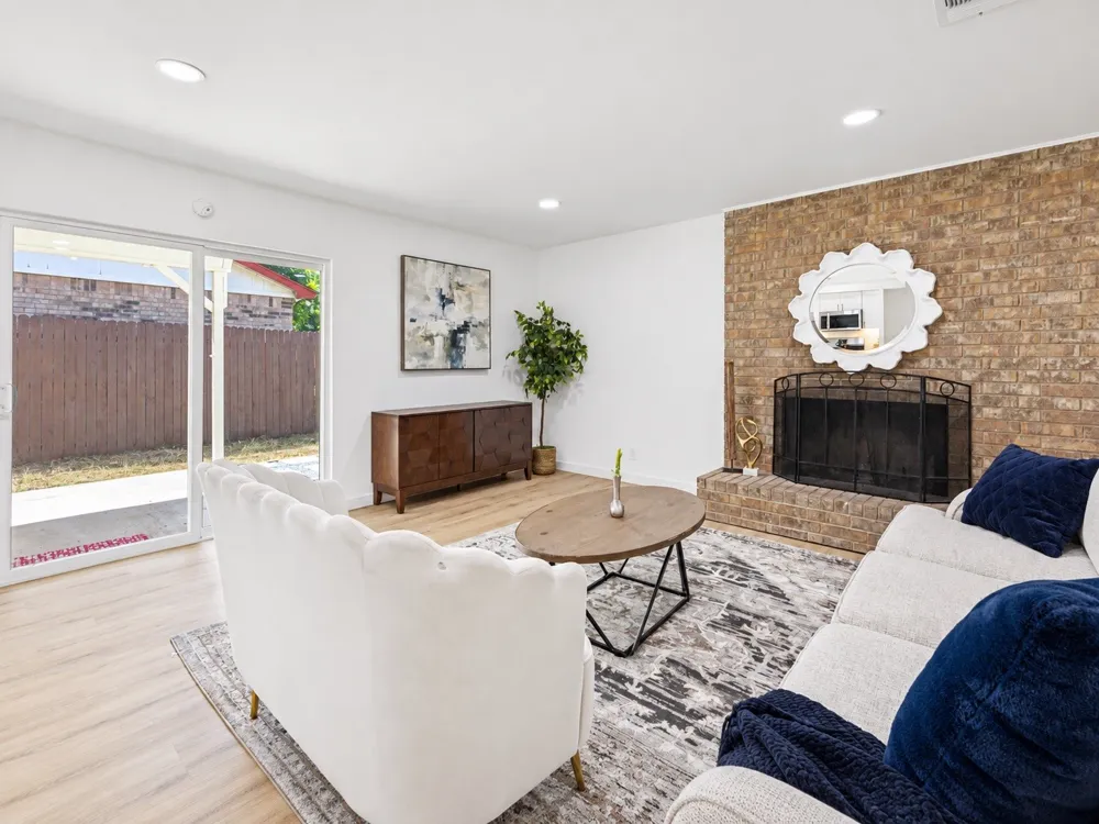 7024 Woodacre Road Fort Worth, TX 76133
