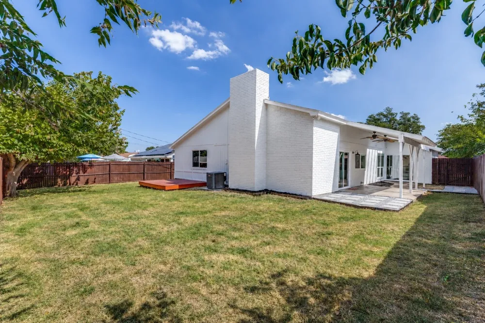 7024 Woodacre Road Fort Worth, TX 76133