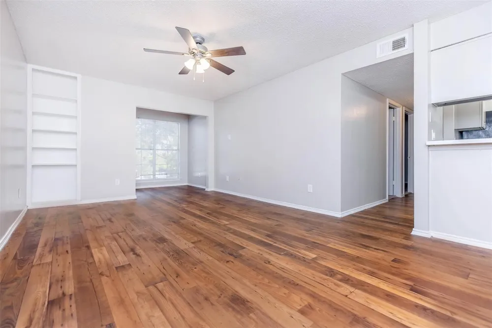1826 Esters Road #1050 Irving, TX 75061