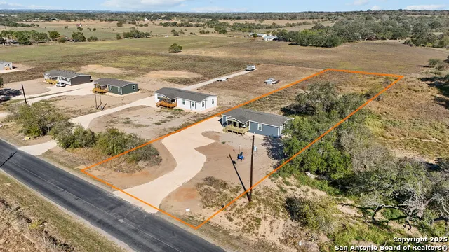 2240 Stevens Rd Somerset, TX 78069