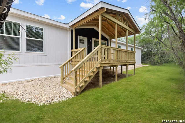 697 County Road 664 Devine, TX 78016
