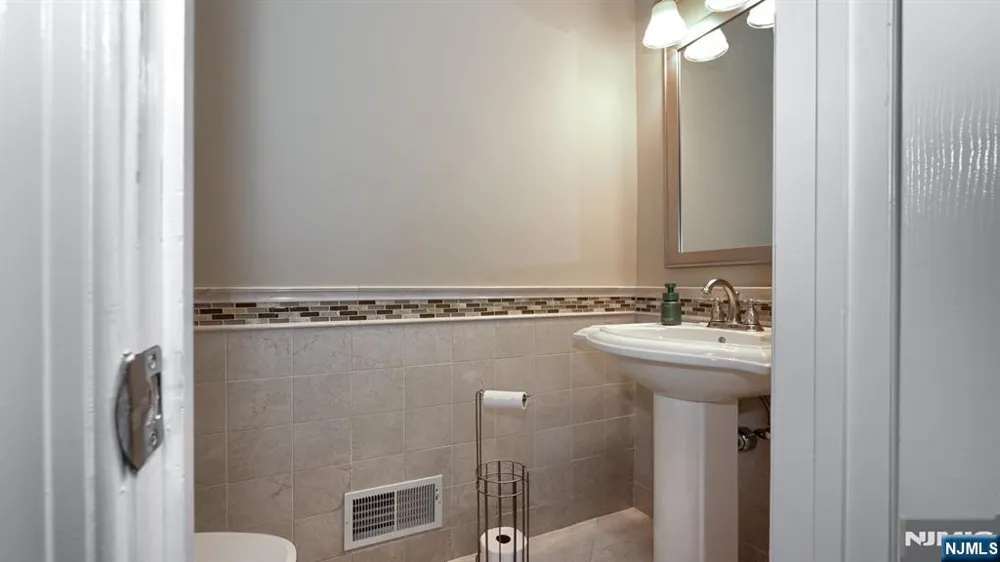 66 Whimble Court Wayne, NJ 07470