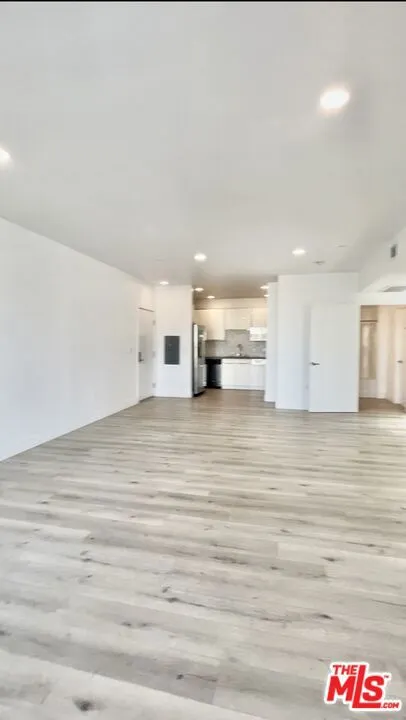 14612 Calvert Street #201 Van Nuys, CA 91411