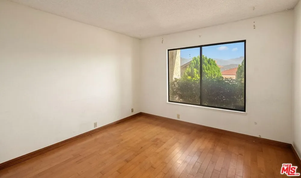 1927 Polaris Drive Glendale, CA 91208