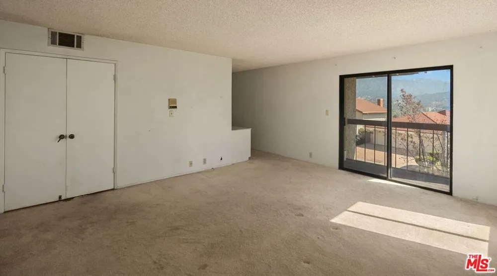1927 Polaris Drive Glendale, CA 91208