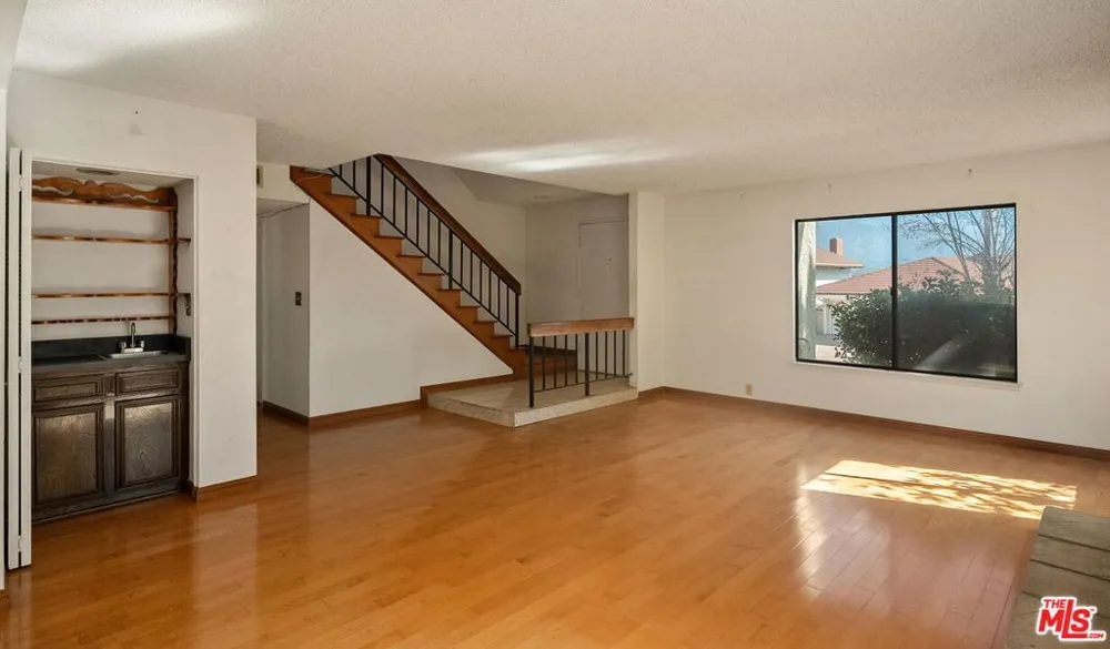 1927 Polaris Drive Glendale, CA 91208