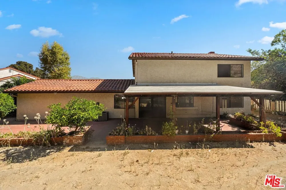 1927 Polaris Drive Glendale, CA 91208