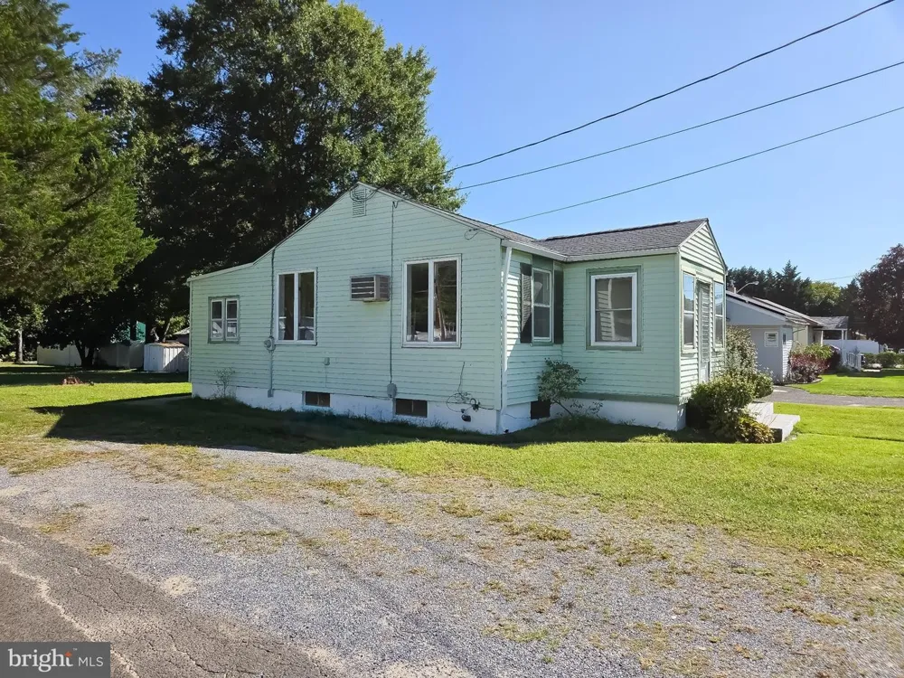 65 JACOBSTOWN ROAD New Egypt, NJ 08533