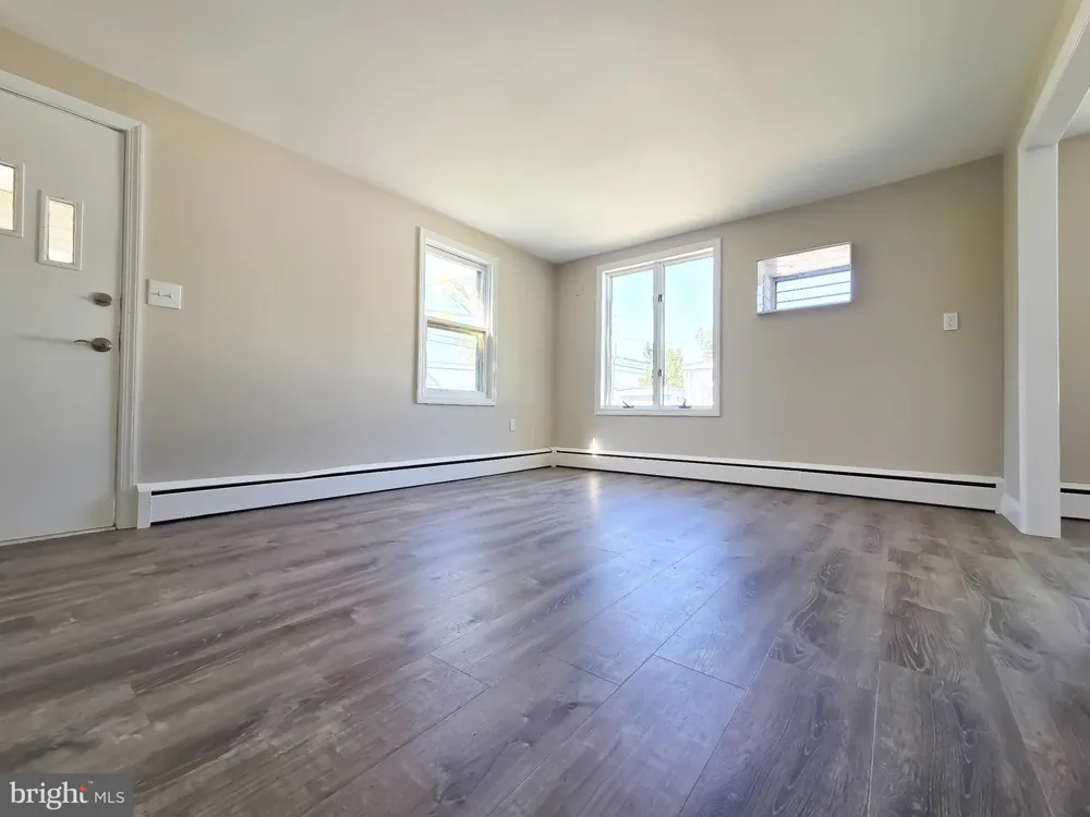 65 JACOBSTOWN ROAD New Egypt, NJ 08533