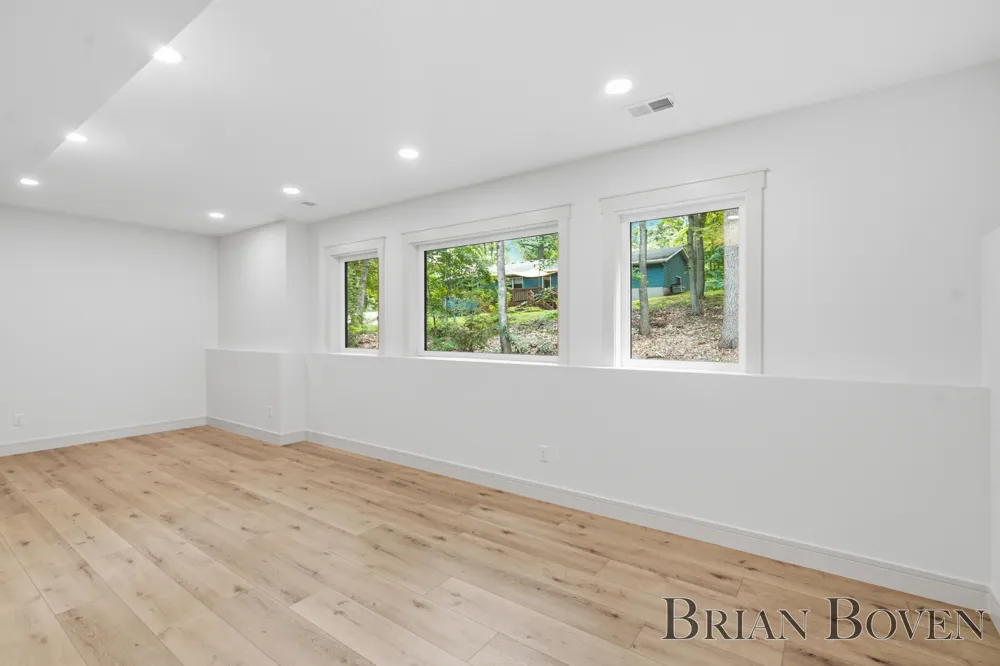 8410 Brower Avenue NE Rockford, MI 49341