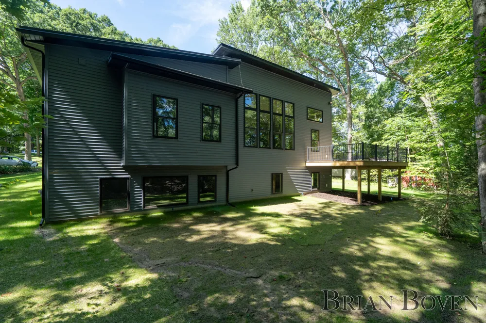 8410 Brower Avenue NE Rockford, MI 49341