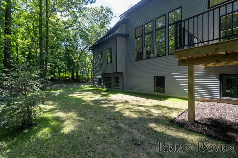 8410 Brower Avenue NE Rockford, MI 49341
