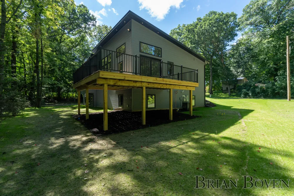 8410 Brower Avenue NE Rockford, MI 49341