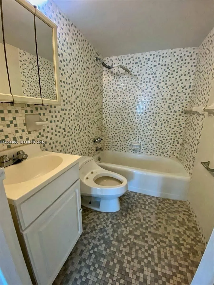 7545 E Treasure Dr #3I North Bay Village, FL 33141