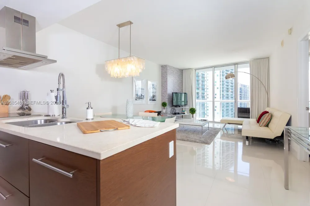 485 Brickell Ave #2006 Miami, FL 33131