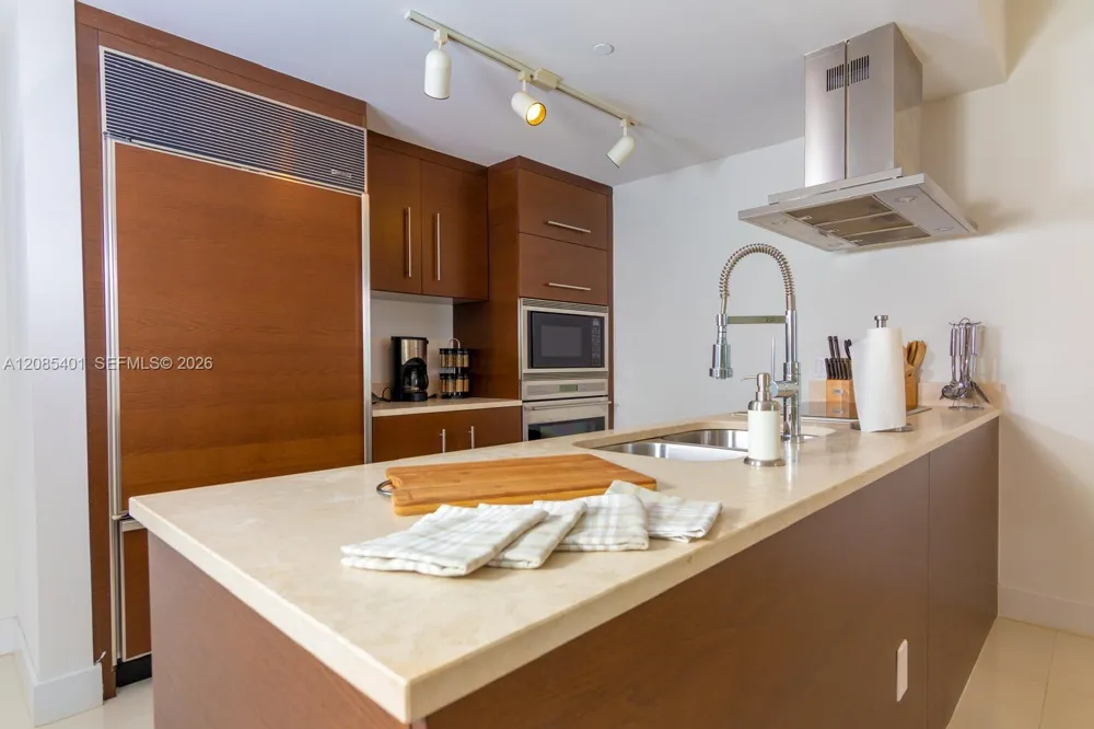 485 Brickell Ave #2006 Miami, FL 33131