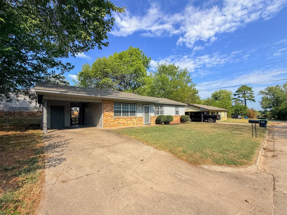 102 Kupsick Street Tahlequah, OK 74464