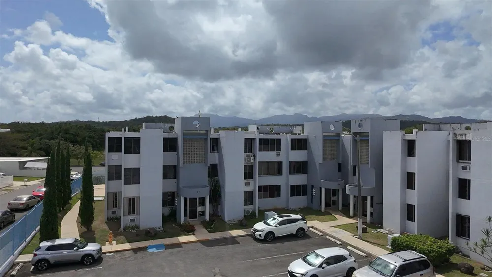 COND PLAZA DEL ESTE #18 Canovanas, PR 00729