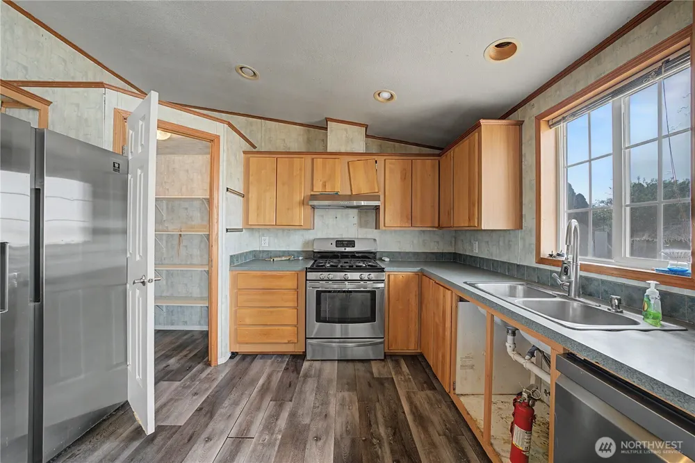 7483 Road E.7 NE Moses Lake, WA 98837