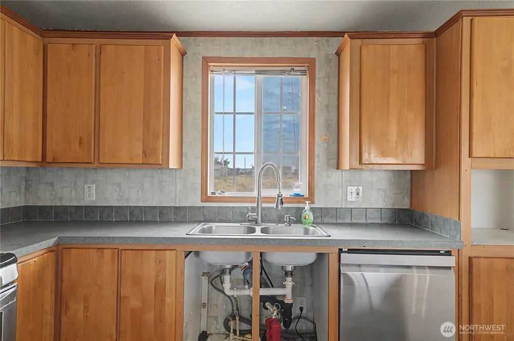 7483 Road E.7 NE Moses Lake, WA 98837