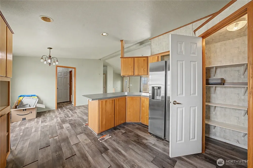 7483 Road E.7 NE Moses Lake, WA 98837