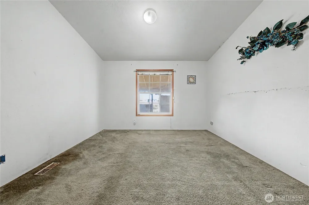 7483 Road E.7 NE Moses Lake, WA 98837
