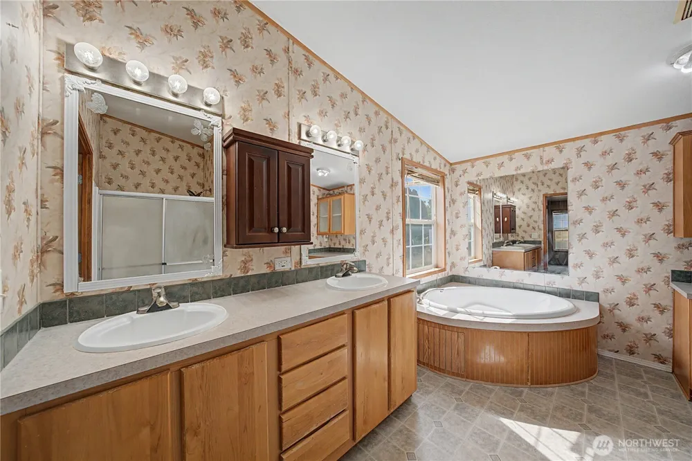 7483 Road E.7 NE Moses Lake, WA 98837