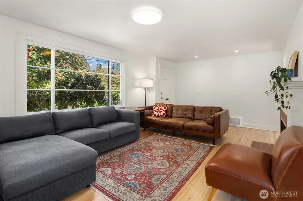 323 NW 83rd Street Seattle, WA 98117