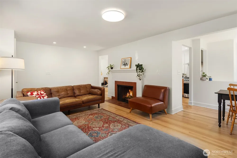 323 NW 83rd Street Seattle, WA 98117