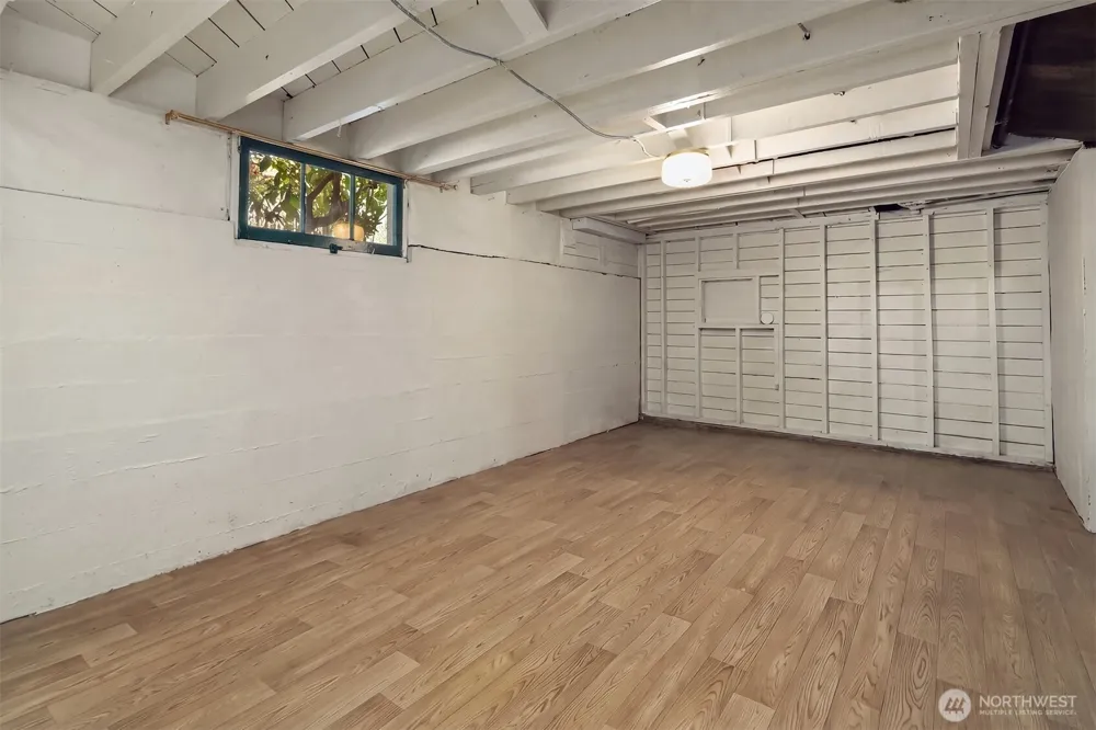 323 NW 83rd Street Seattle, WA 98117