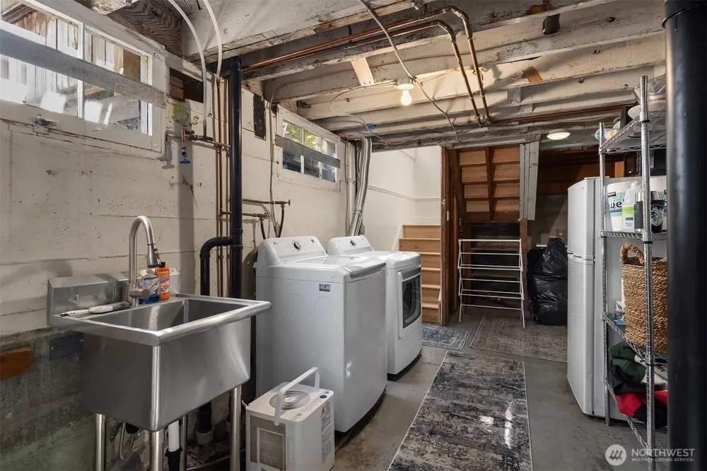 323 NW 83rd Street Seattle, WA 98117