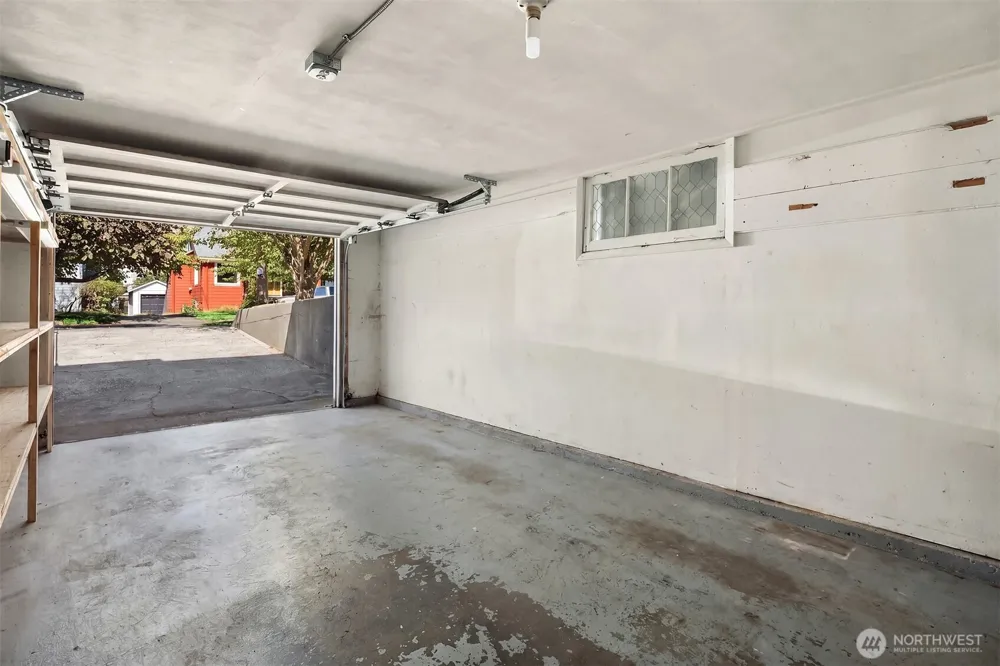 323 NW 83rd Street Seattle, WA 98117
