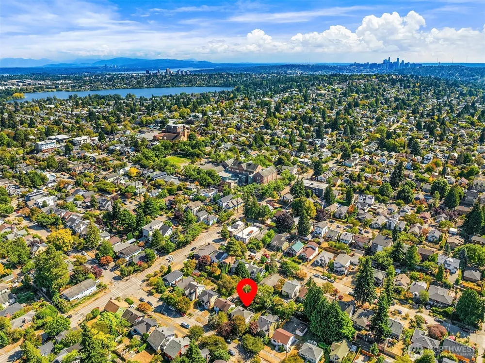 323 NW 83rd Street Seattle, WA 98117