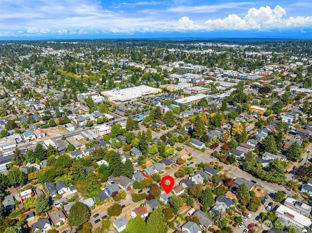 323 NW 83rd Street Seattle, WA 98117