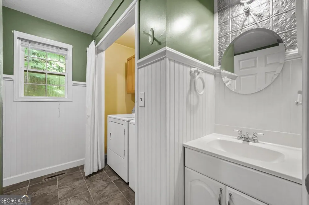 158 Bamby LN Ellijay, GA 30540