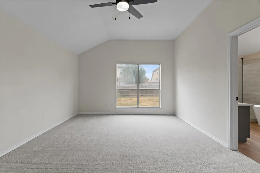 718 W Lonesome Dove Trail Arlington, TX 76001