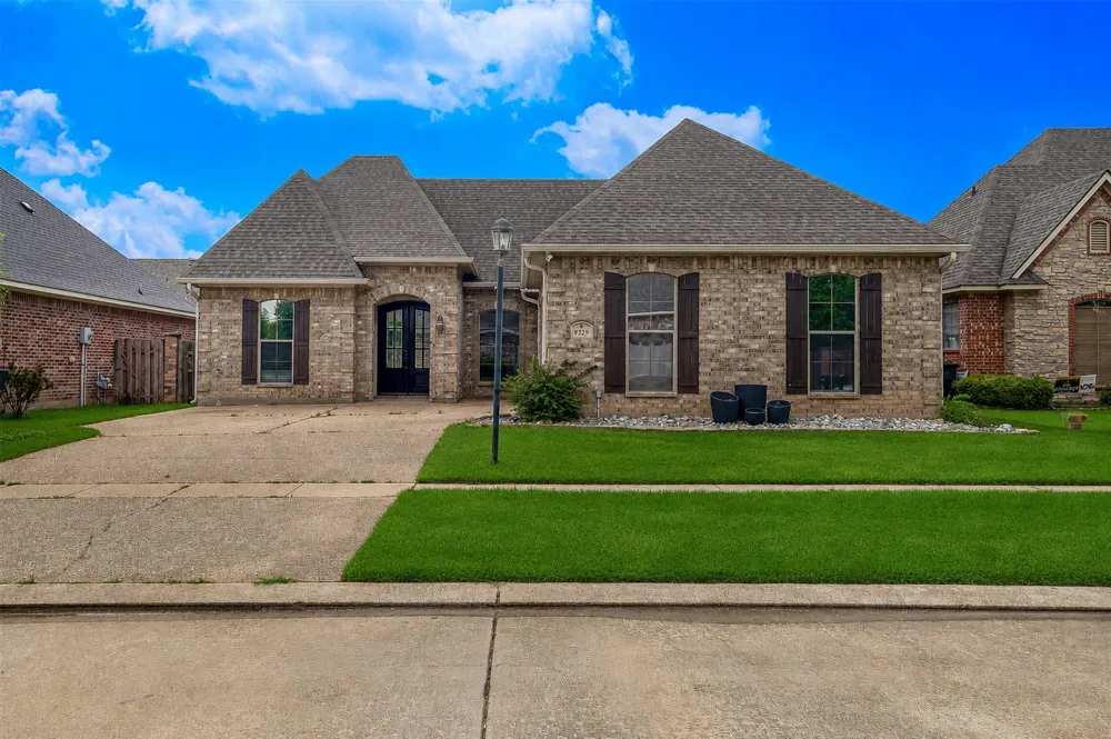 9329 S Plaquemine Drive Shreveport, LA 71115