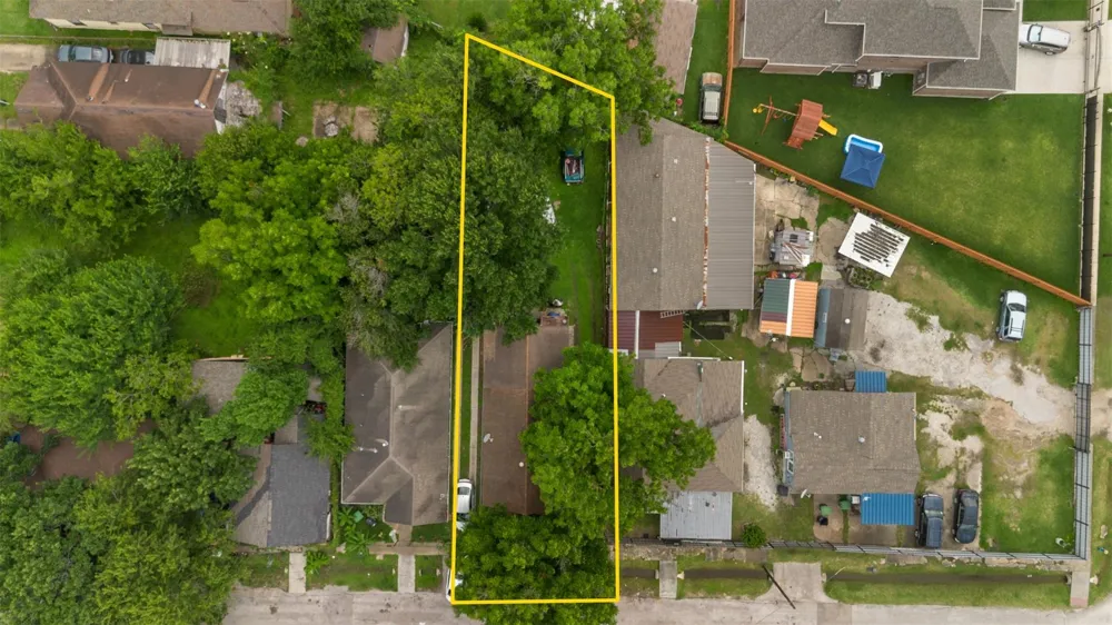 1612 Common Street Hockley, TX 77009