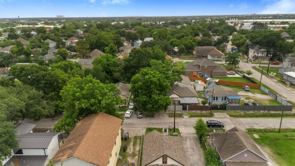 1612 Common Street Hockley, TX 77009