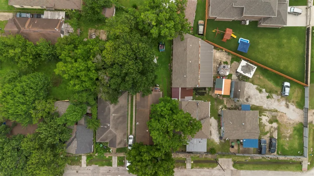 1612 Common Street Hockley, TX 77009