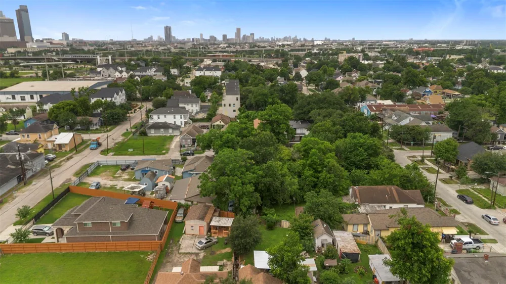1612 Common Street Hockley, TX 77009