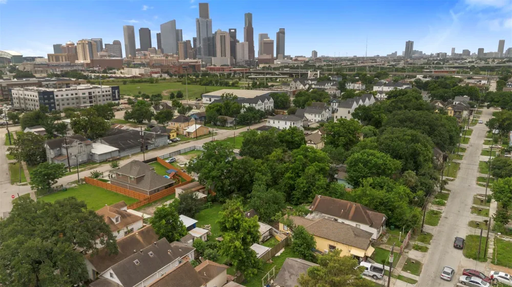 1612 Common Street Hockley, TX 77009