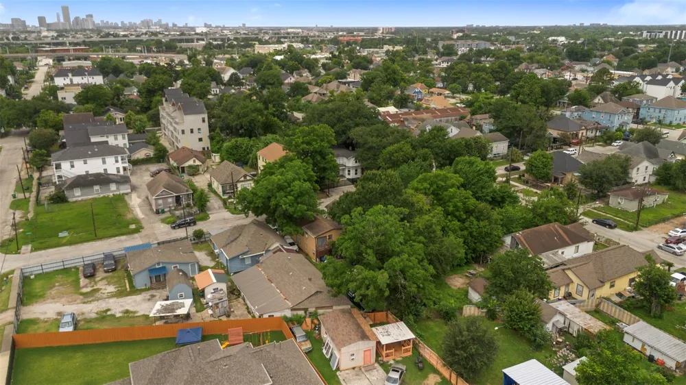 1612 Common Street Hockley, TX 77009