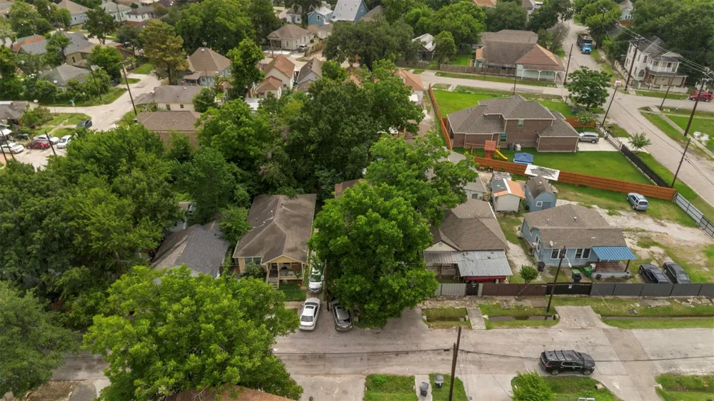 1612 Common Street Hockley, TX 77009