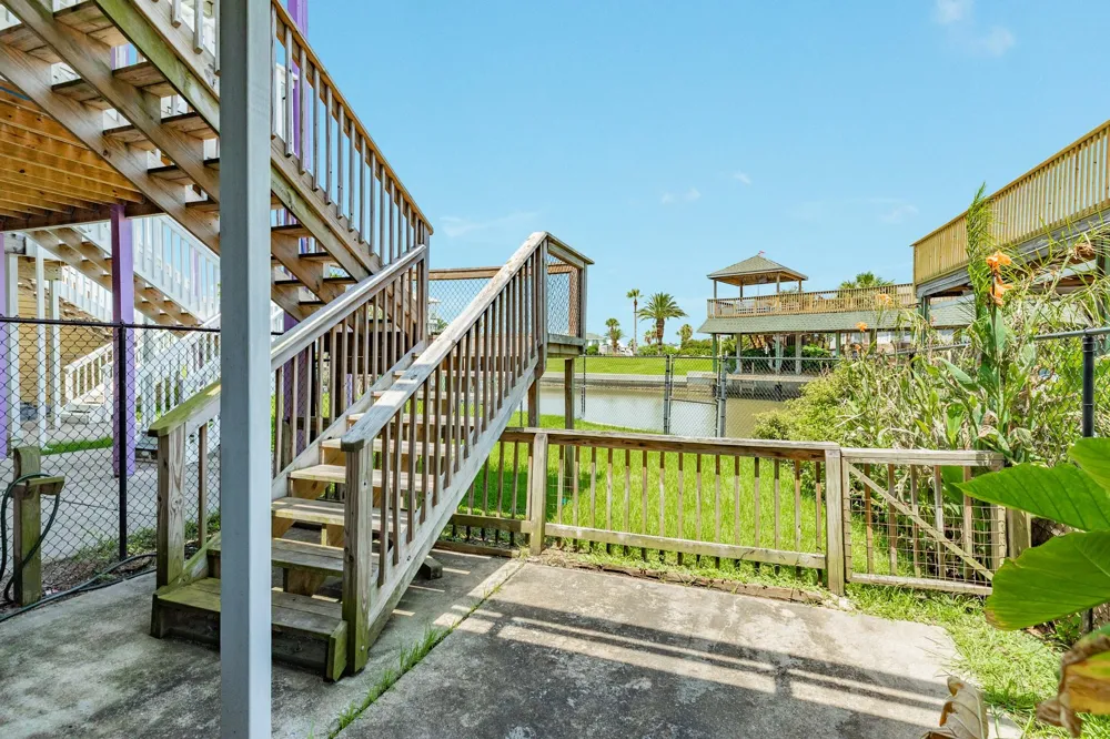 46 Harbour Circle Galveston, TX 77554